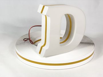 2 MM Kalınlığı Yan Beyaz 3D Geçiş Işık Şeritleri Sarı Kanal Mektubu Dekorasyon